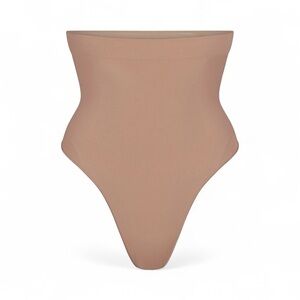 SKIMS Seamless Sculpt High-Waisted Thong in color Sienna NWOT Size Small